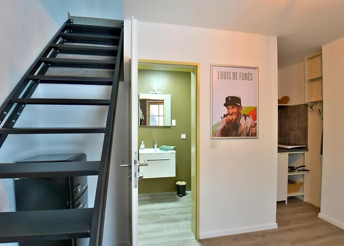 Im Filmtheater Apart Otel